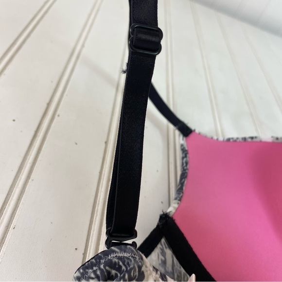 Pink Victoria Secret Wear Everywhere T -Shirt Lightly‎ Lined Bra 34C Snake Print - Picture 5 of 13